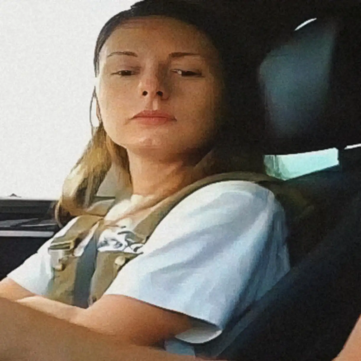 Shy hottie looking dick out Uber