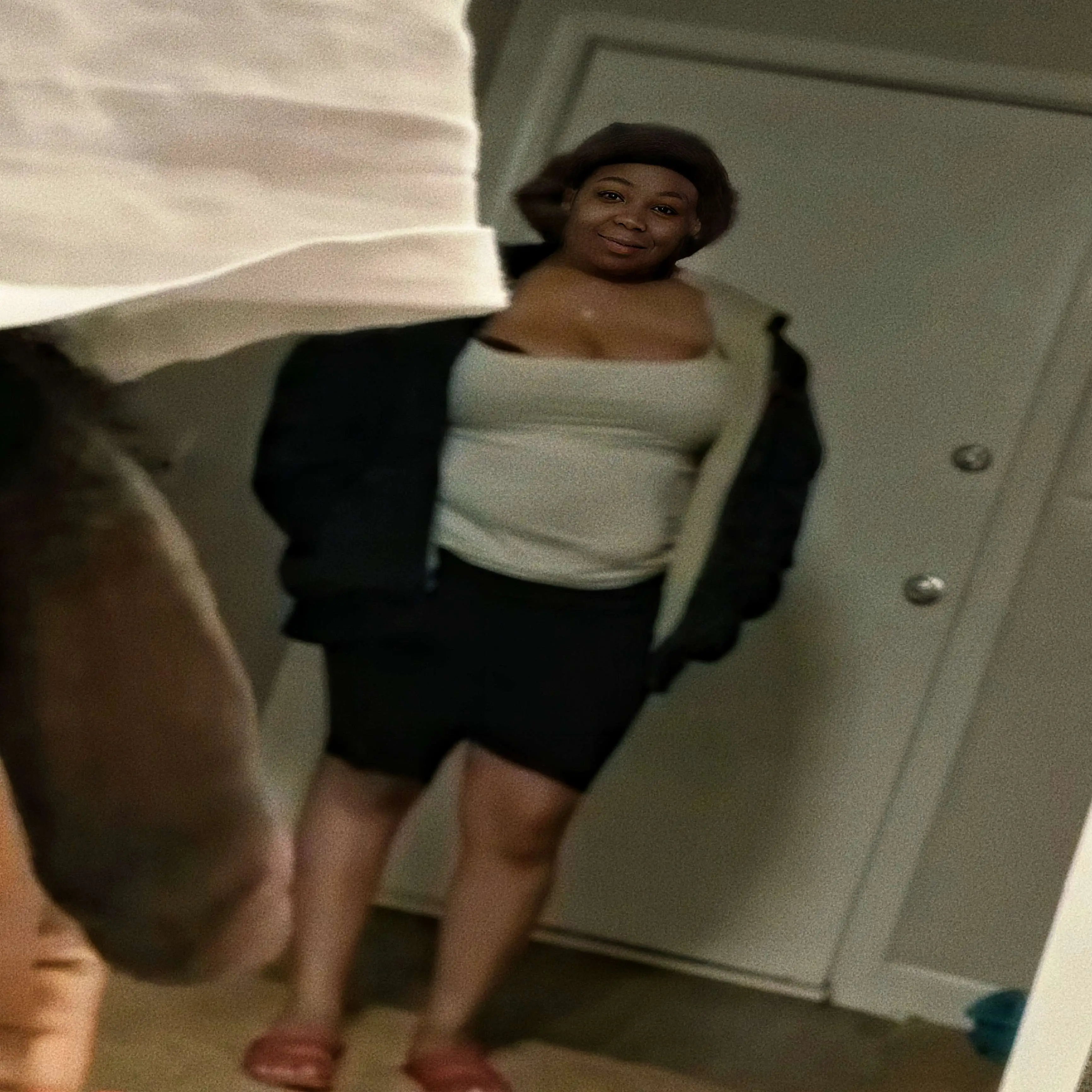 Ebony bbw went to pick up the order and looked bbc out neighbor