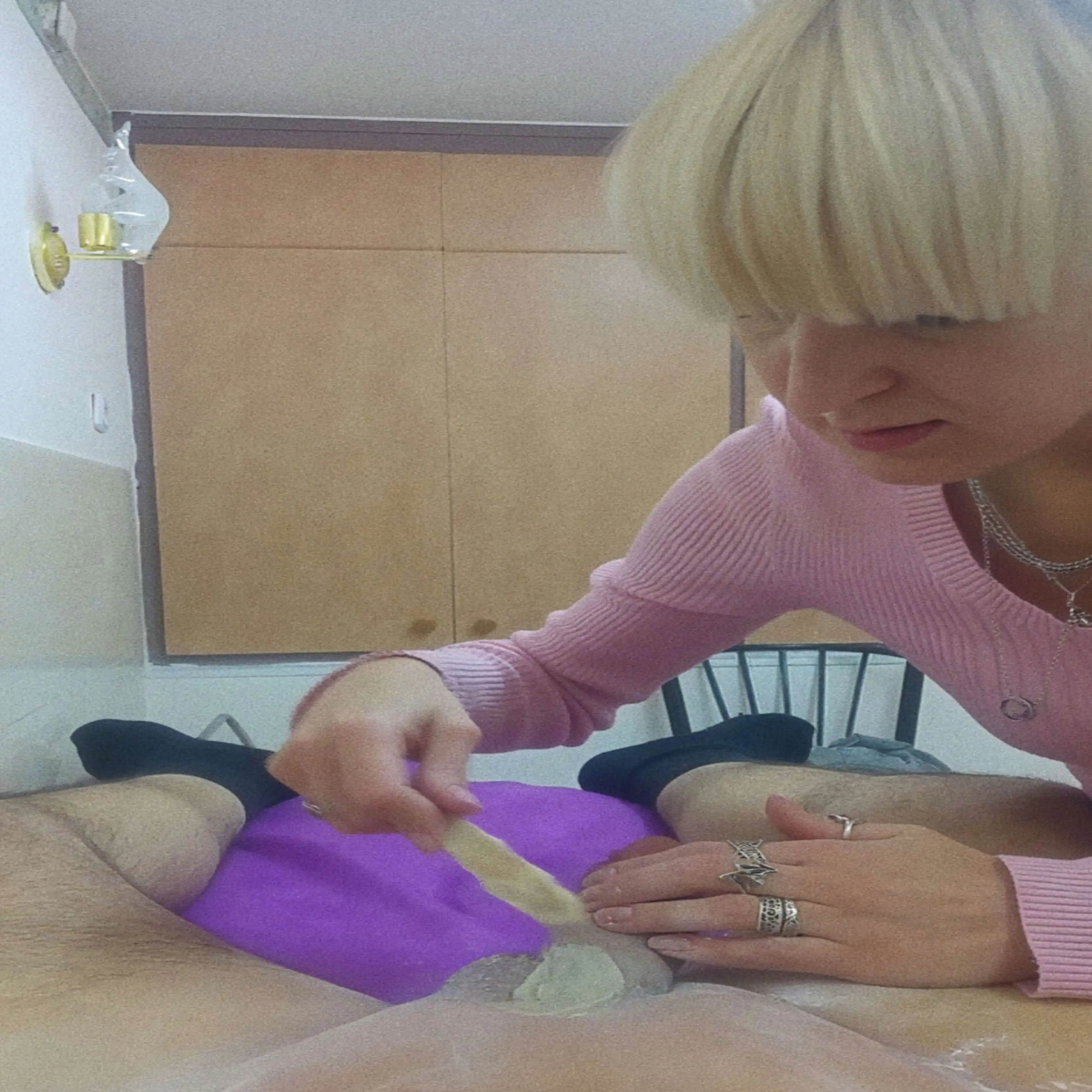 Sexy blonde Milf waxing