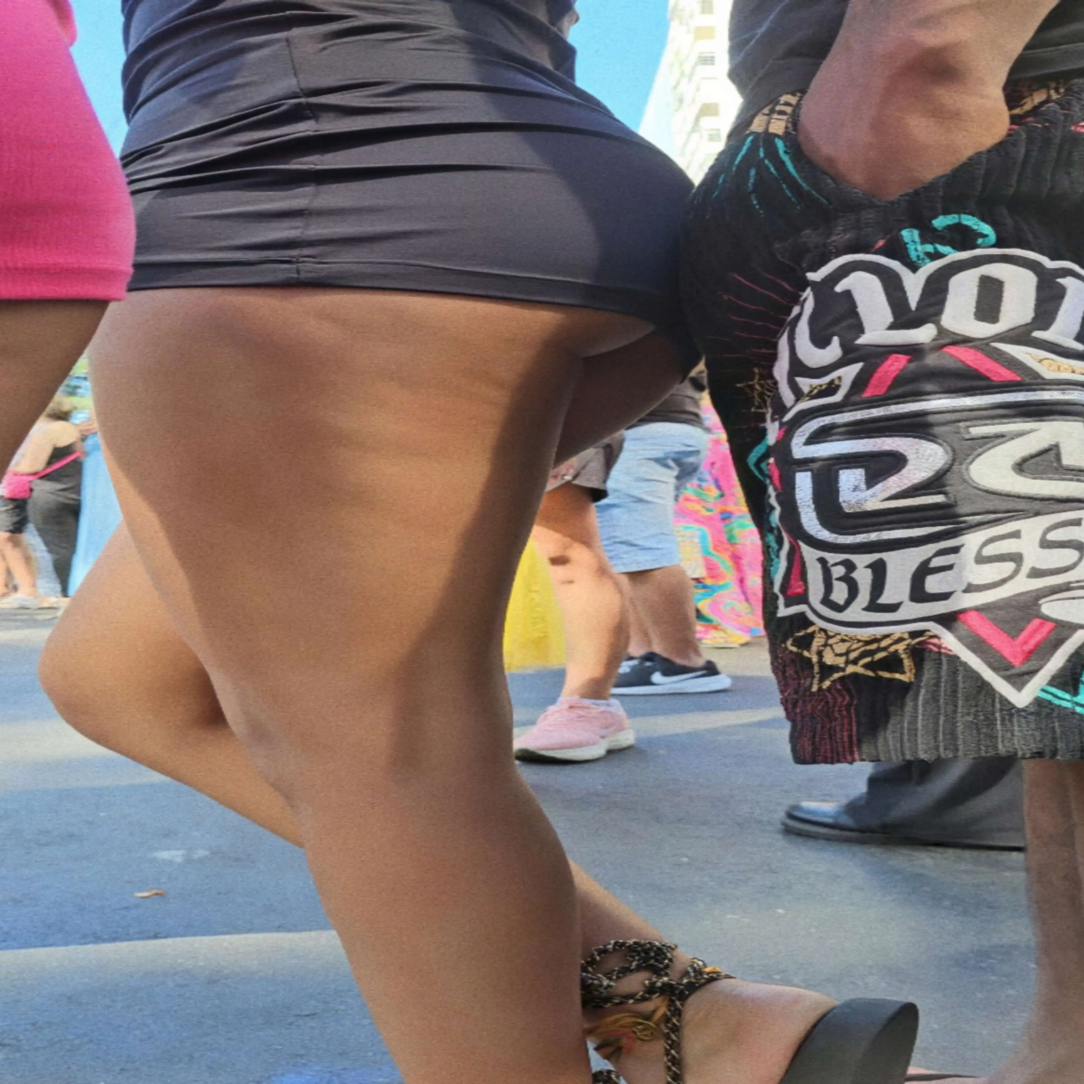 Lucky guy groping huge Brazilian ass