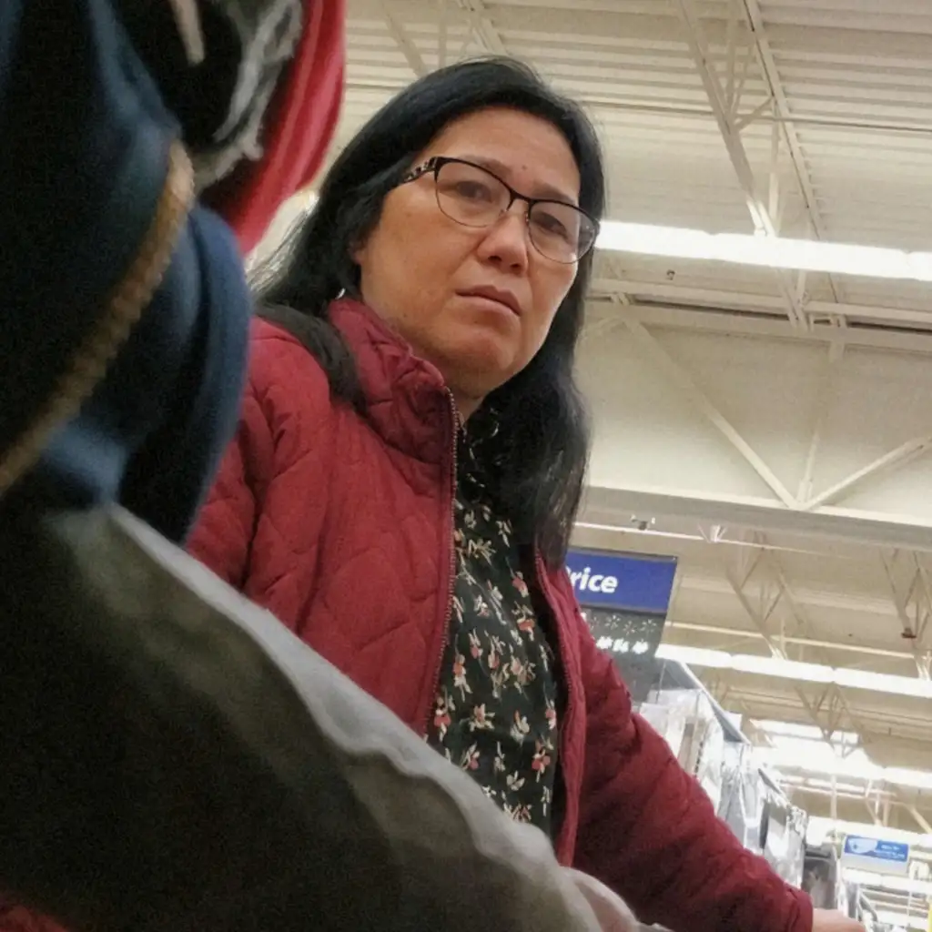 Mature Latina nice look at black dick