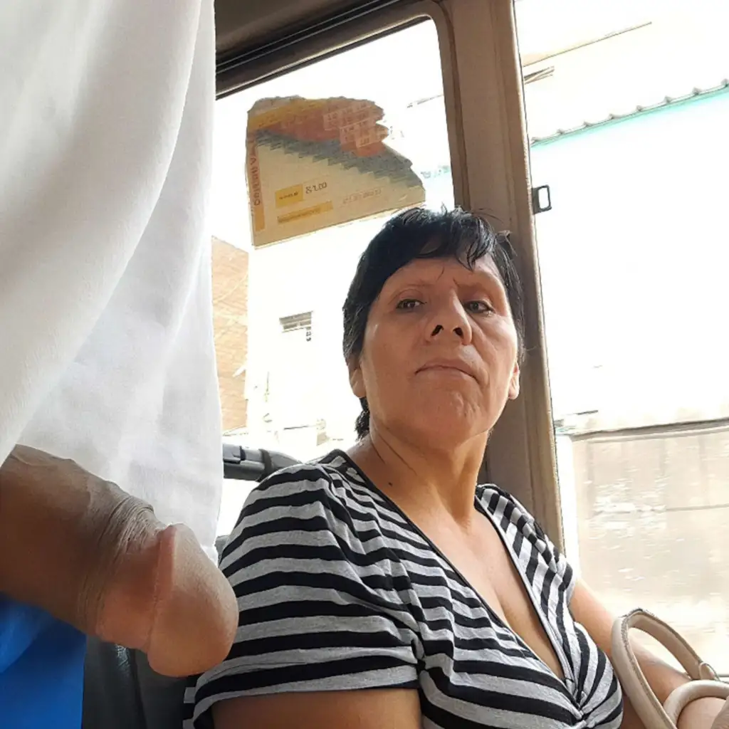 Mature Latina good look at big dick