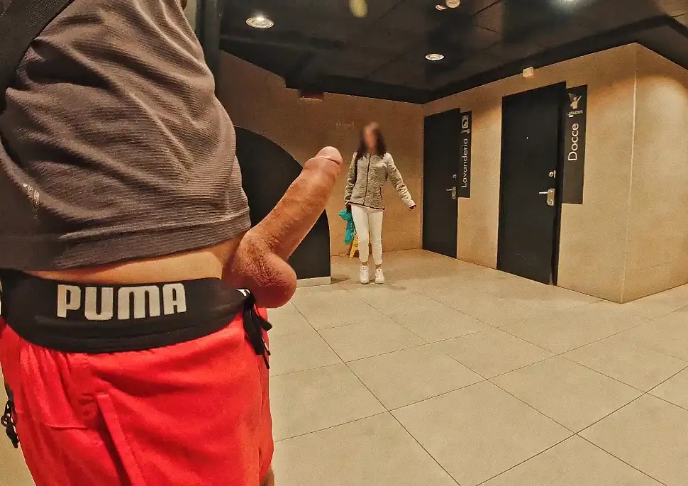 Damn! Slut saw the pervert's hard dick and decided to help