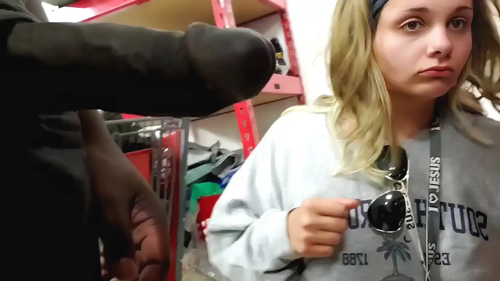 Part 2 | Wow!, legendary! Again the hot blonde in the store, she questioned at first when she saw the black dick but then she couldn't resist, simply incredible!