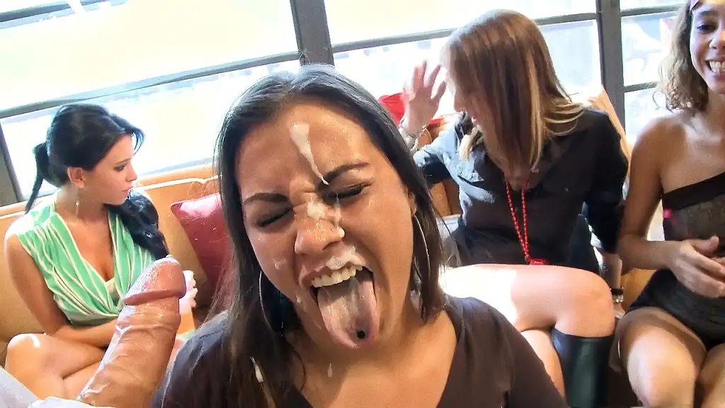 Married women's party and cum in the face