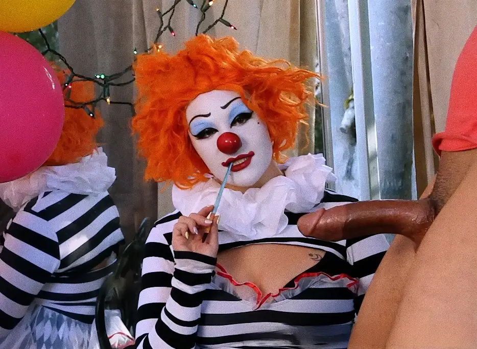 Hot clown drawing the black dick