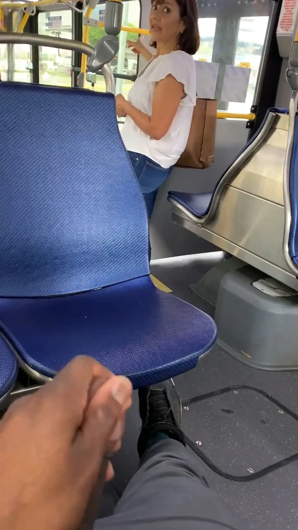 Sexy MILF saw the dick and smiled