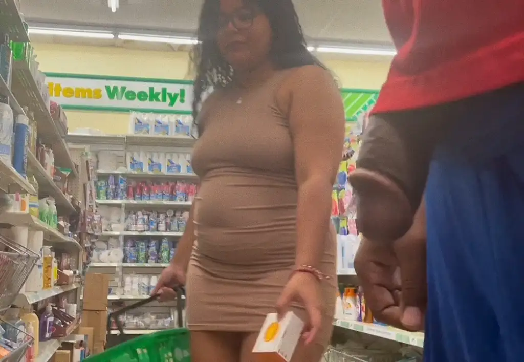 Hot Latina big ass near black dick, she came back to see