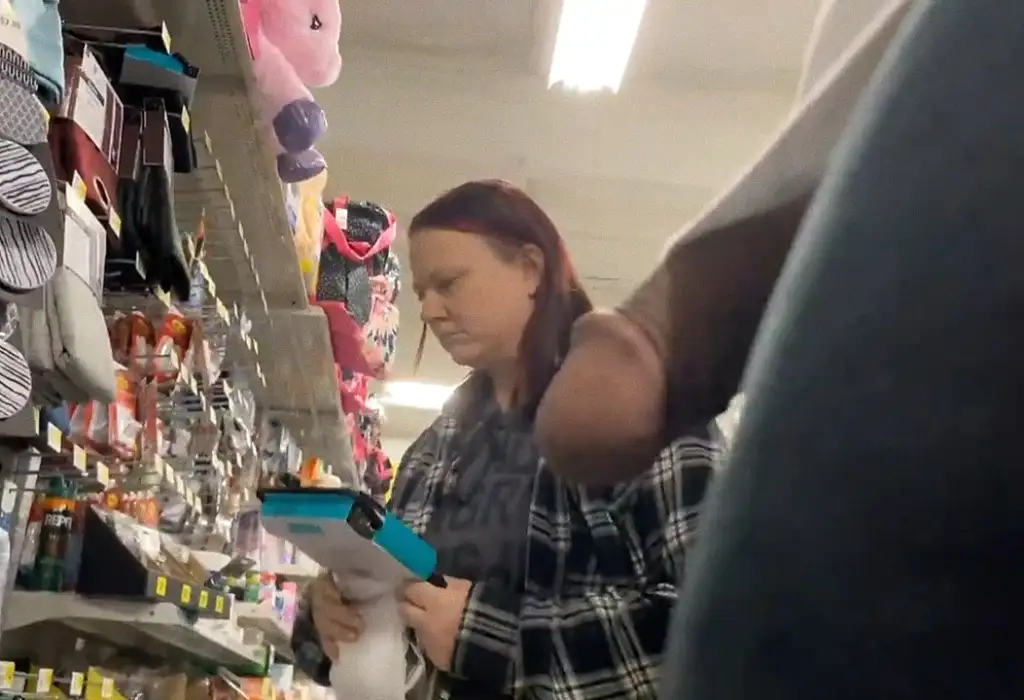 "I know you're GUY.." Sexy redhead asking for big dick tips while cumming