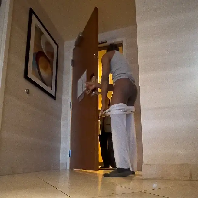 Damn! Huge black dick in front of the hotel maid, then she couldn't resist