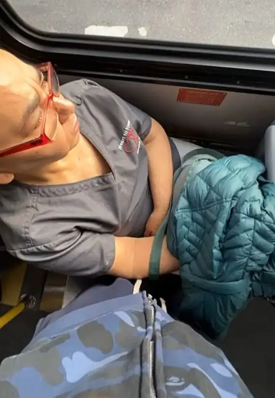 Hard cock in the arm of the mature Latina on the bus