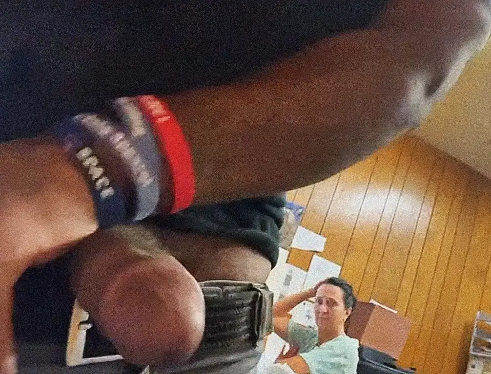 Mature looked at the black dick worker