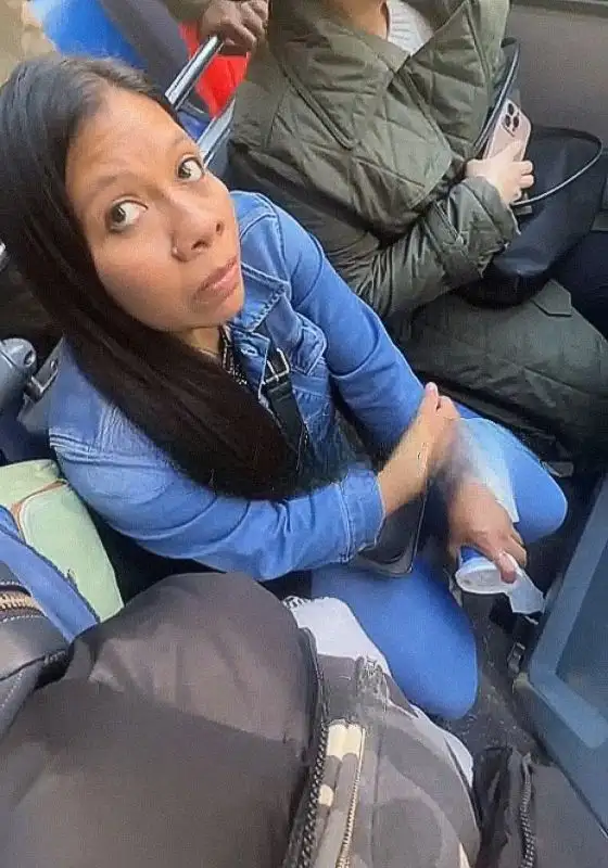 Latina brunette looking...