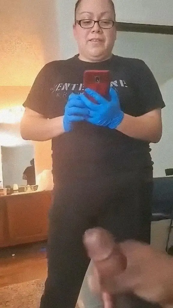 Hotel maid recording black man with big dick masturbating