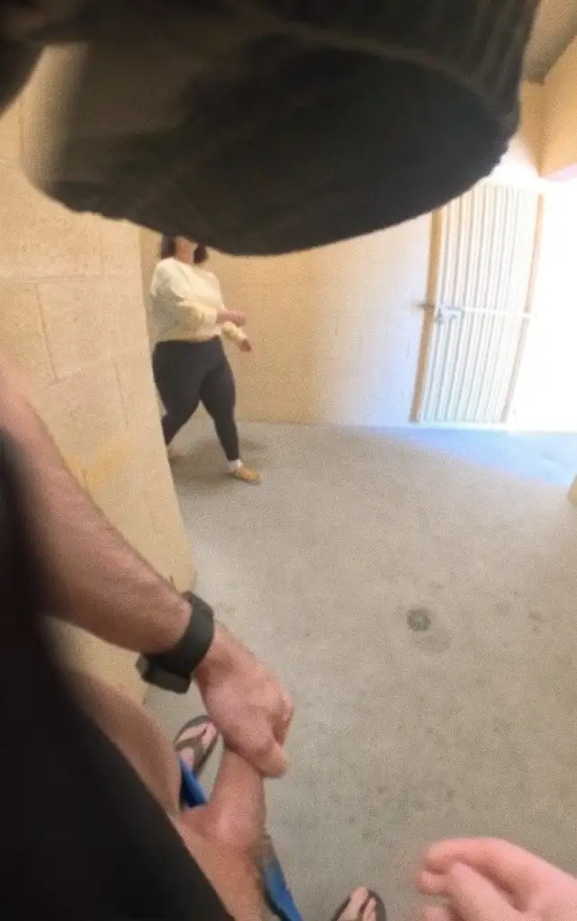 Hot chubby girl catching the dick