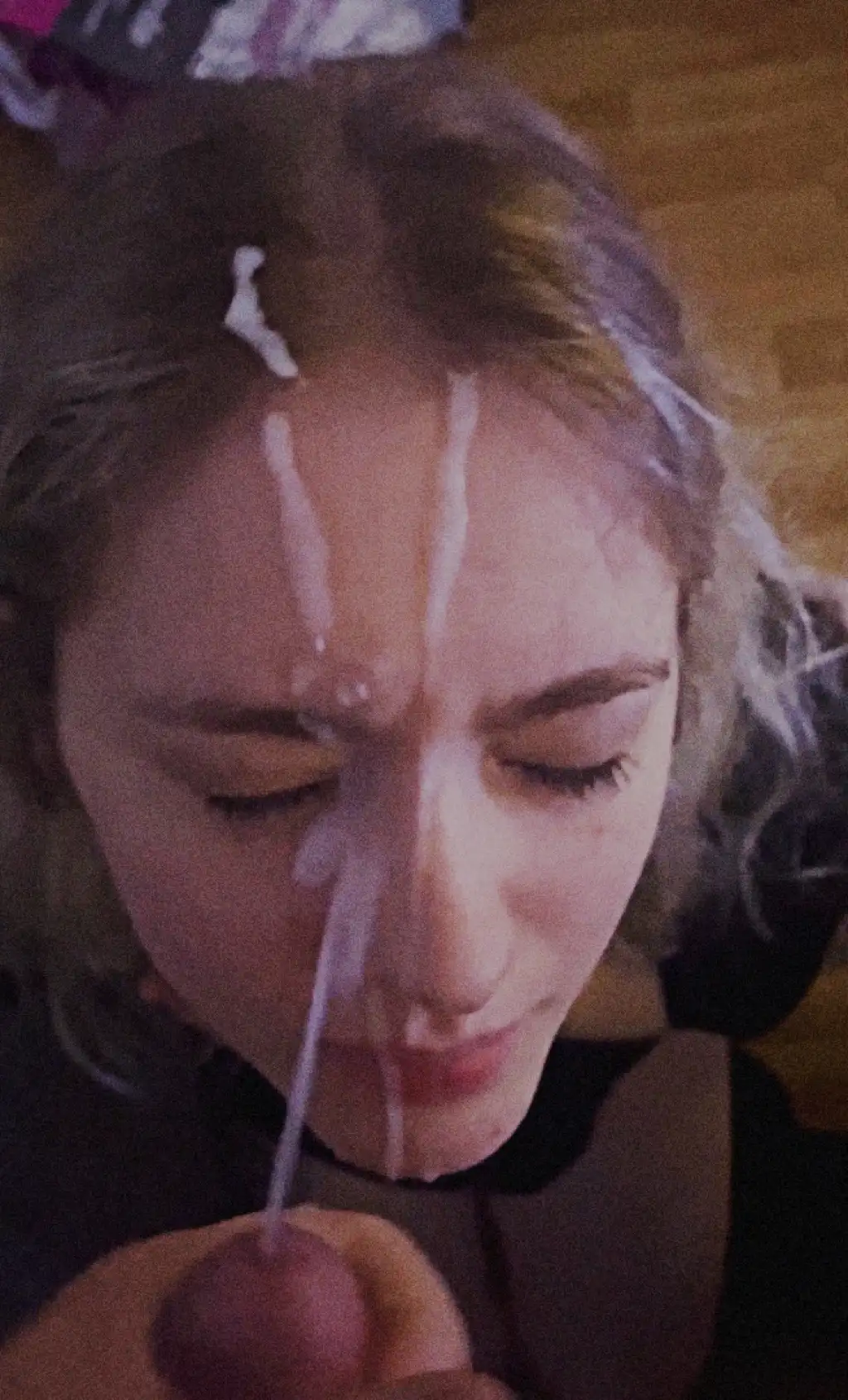 Huge cumshot on the face of a beautiful blonde