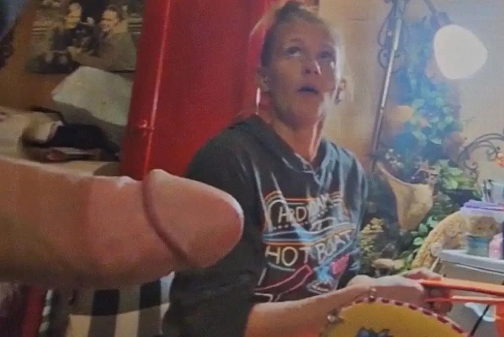 Talking to her blonde niece, she looked dick at her nephew's 