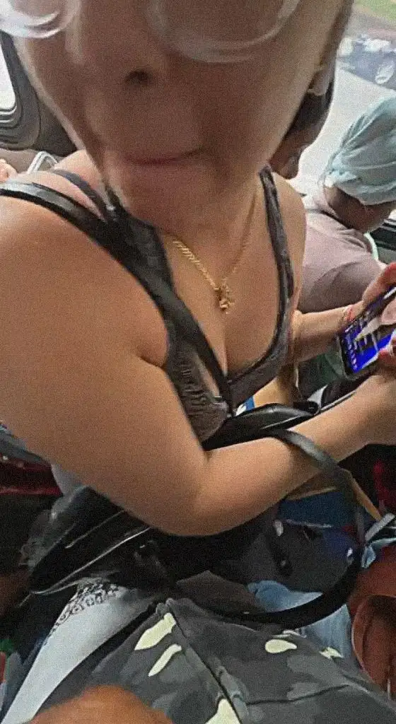 Hard cock in front of big-breasted Latina on the bus