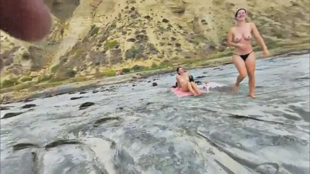 BBC Man asking a hot girl to take a picture of him on the nude beach