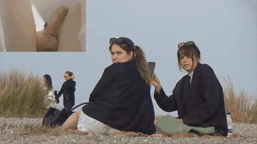 Friends at the beach, and they saw the big dick