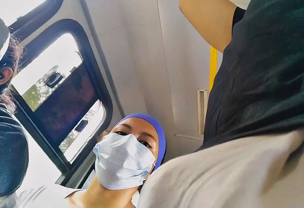 Sexy mature Latina looking at bulge, she liked it